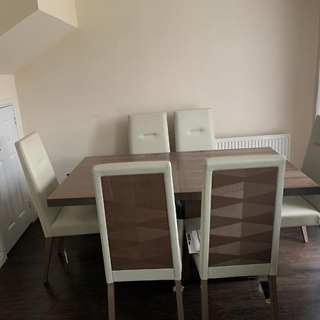 Holytown Homes Kültér fotó