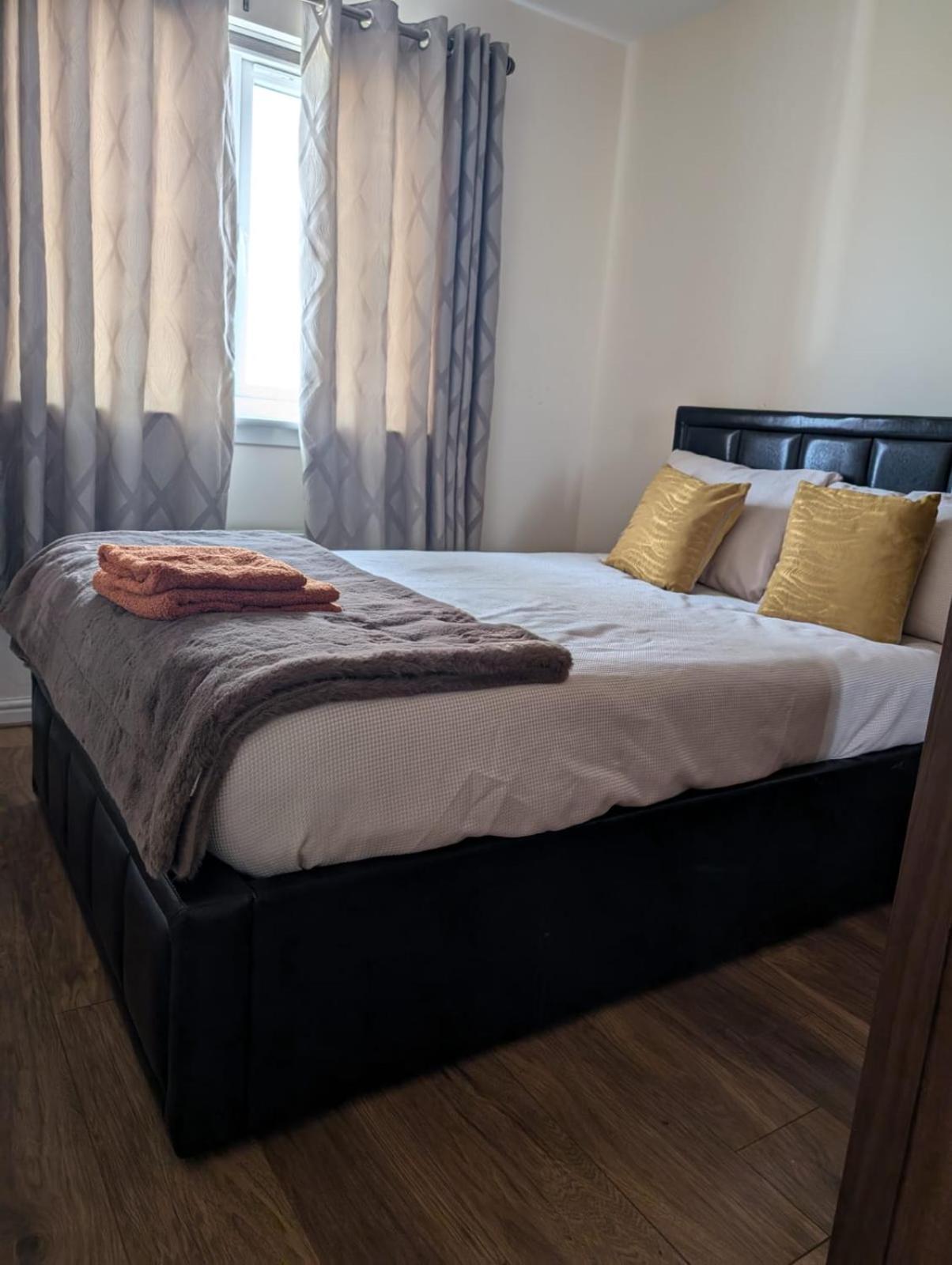 Holytown Homes Kültér fotó